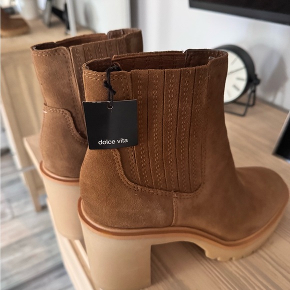 Dolce Vita Tan Suede Chelsea Block Heel Boots - Picture 2 of 5